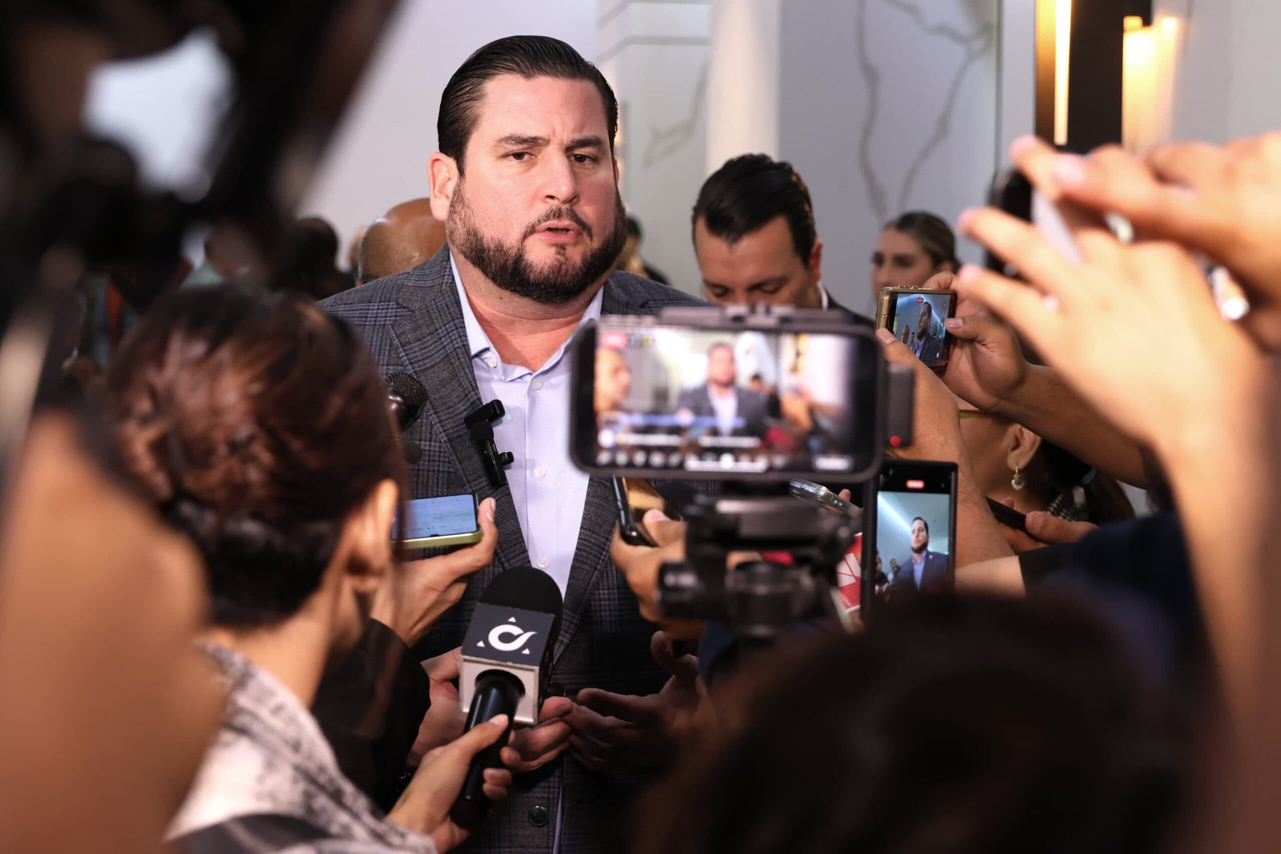 CONVERTIREMOS A TIJUANA EN UNA CIUDAD DE LUZ: ALCALDE ISMAEL BURGUEÑO RUIZ